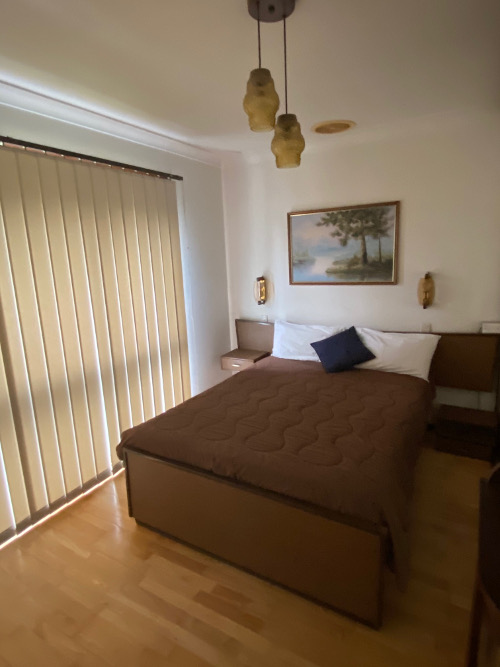 bedroom 1 - master